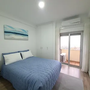 Coimbra's Black & White Appartement